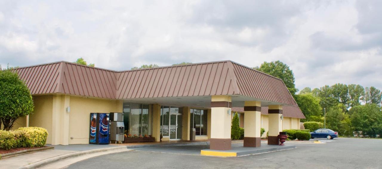 Rodeway Inn Monroe Exterior photo
